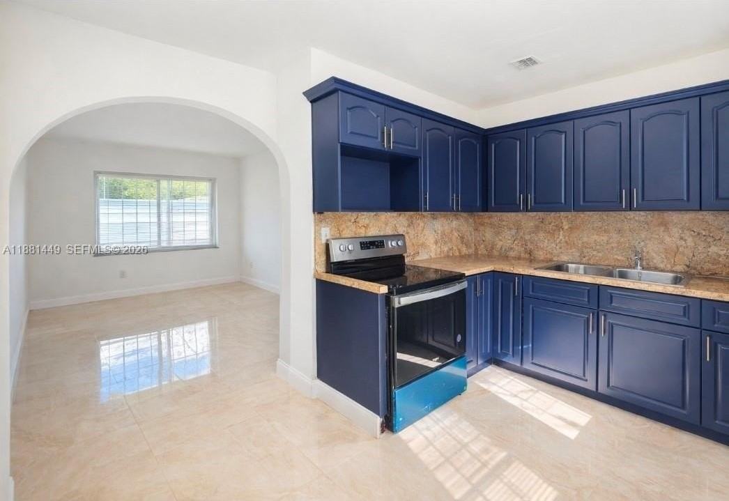 890 Nw 106th St #890 - Photo 2 of 16