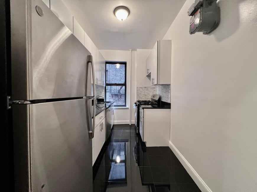 300 Fort Washington Ave - Photo 7 of 10