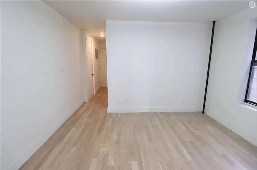 608 W 190th St - Photo 3 of 5