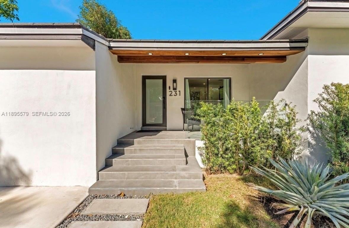 231 Ne 45th St #231 - Photo 2 of 42