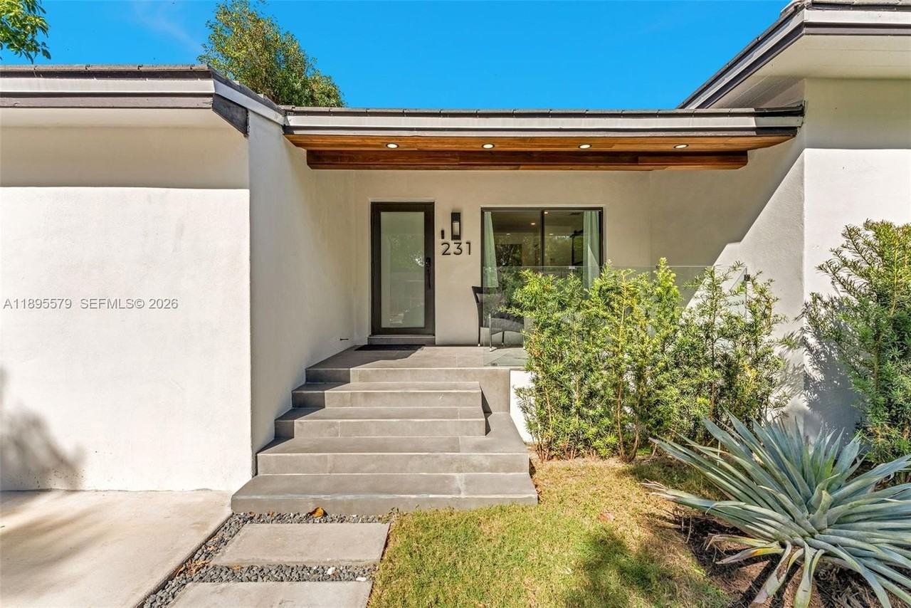 231 Ne 45th St #231 - Photo 6 of 42