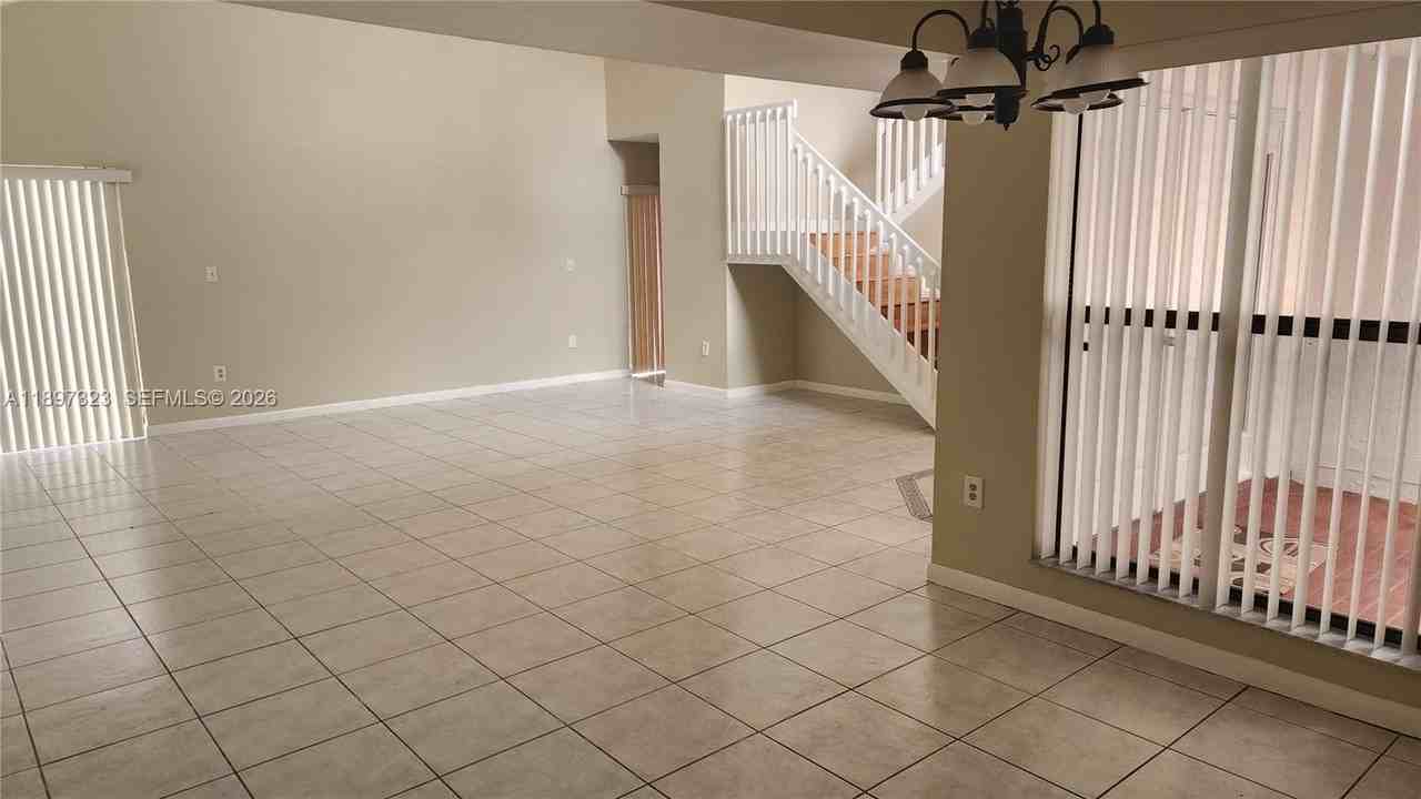 10628 Sw 118th Pl #10628 - Photo 6 of 50