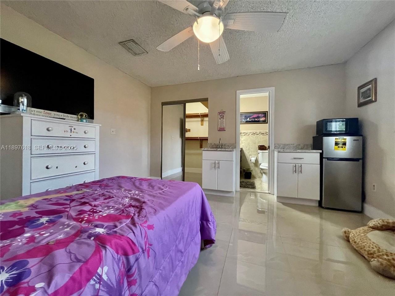 264 Nw 61st Ave #REAR - Photo 3 of 5