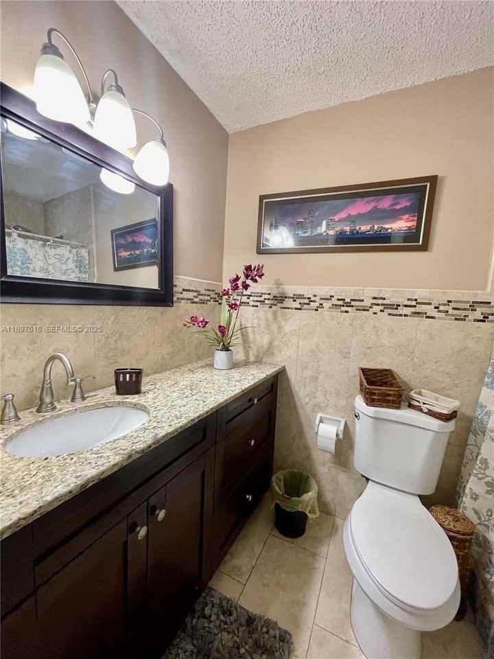 264 Nw 61st Ave #REAR - Photo 4 of 5