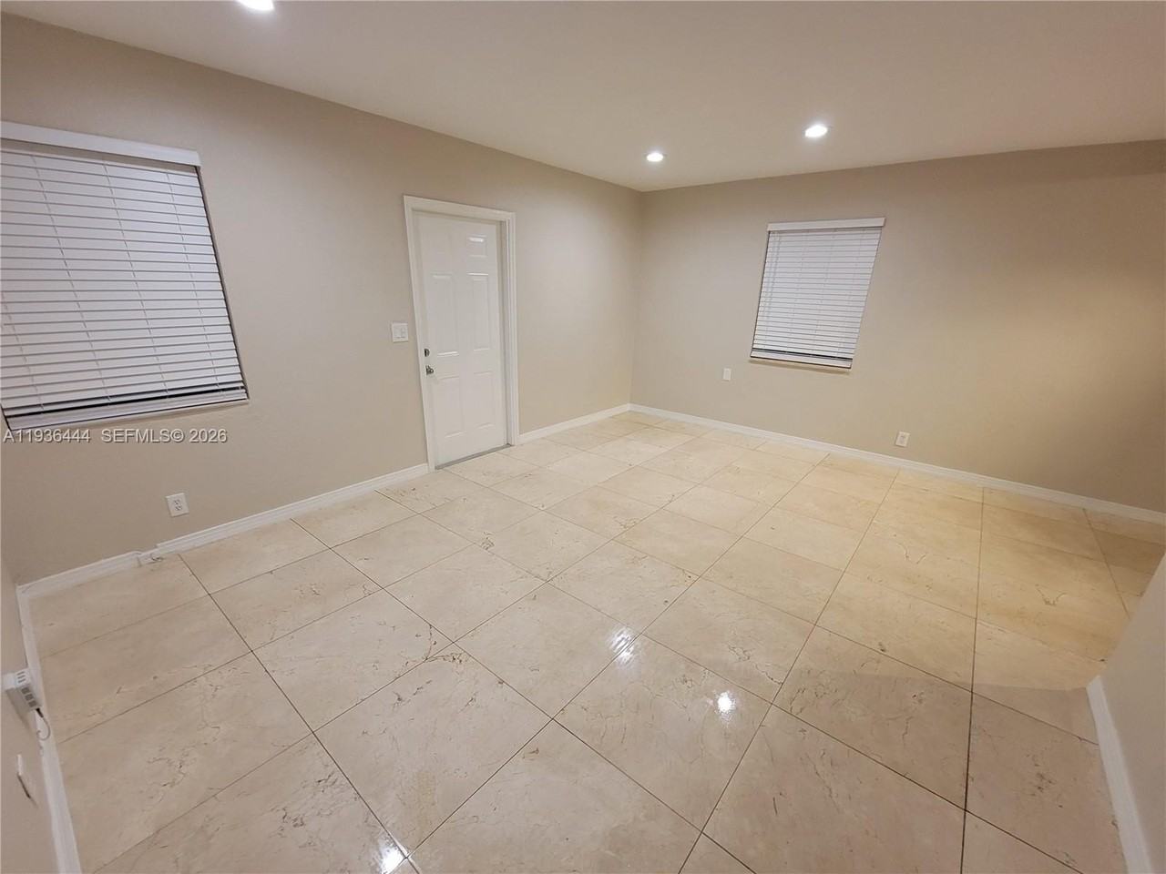 1428 Nw 6th Ave - Photo 6 of 12