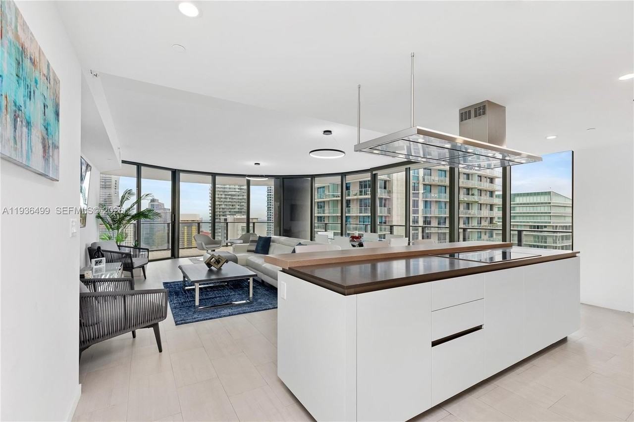 1000 Brickell Plz #3902 - Photo 4 of 50