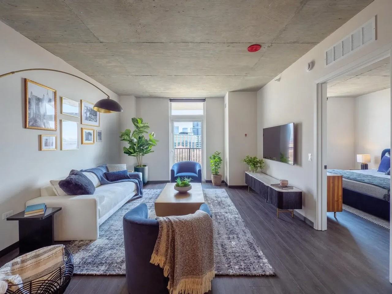 N Ashland Ave #616 - Photo 2 of 7