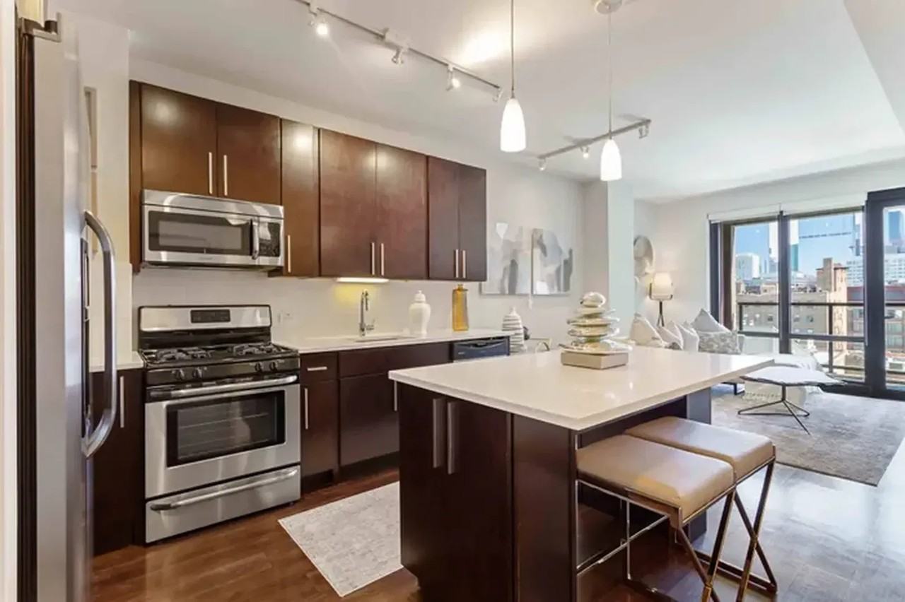 W Washington Blvd #712 - Photo 2 of 8