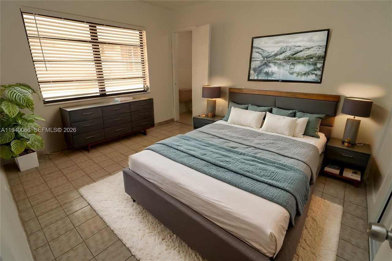 1348 Sw 2nd St #8 - Photo 5 of 37