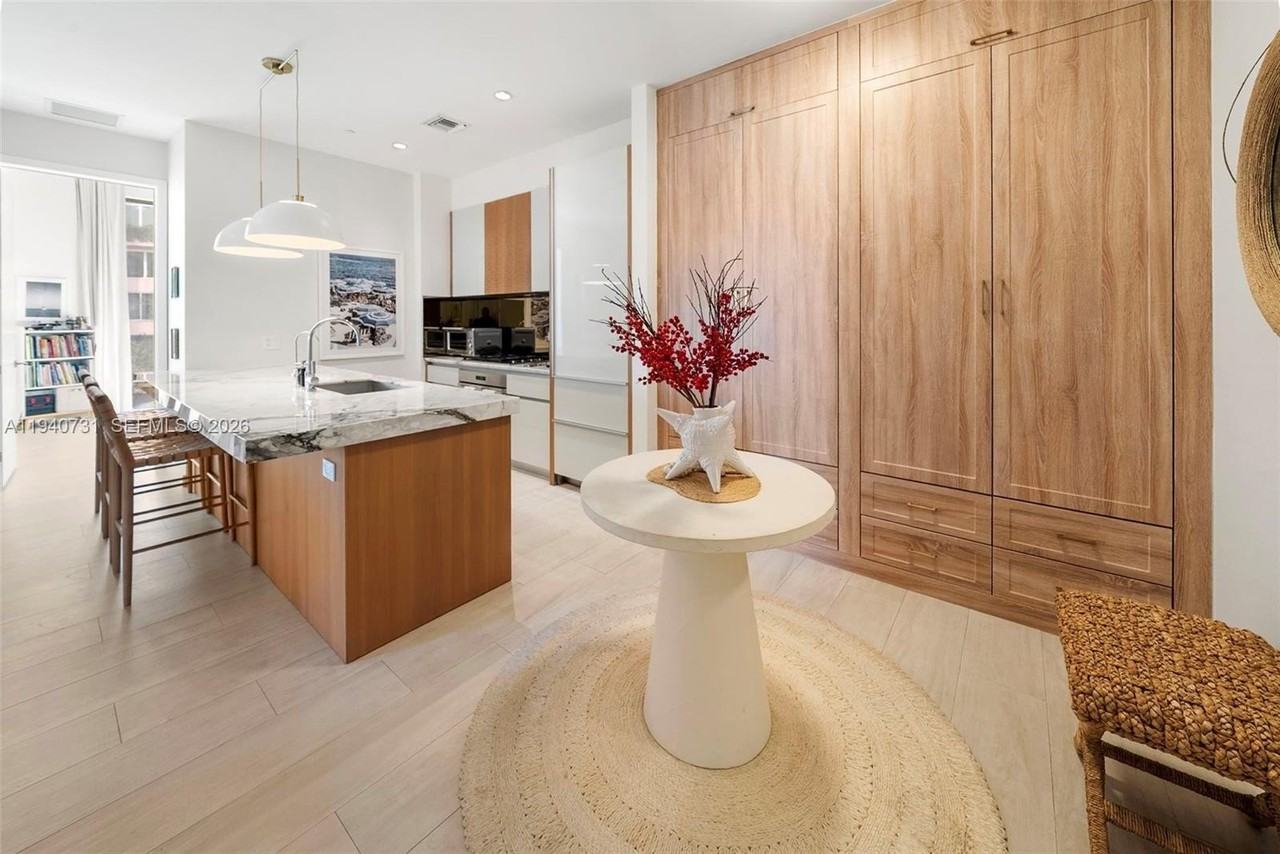 2831 S Bayshore Dr #401 - Photo 2 of 50