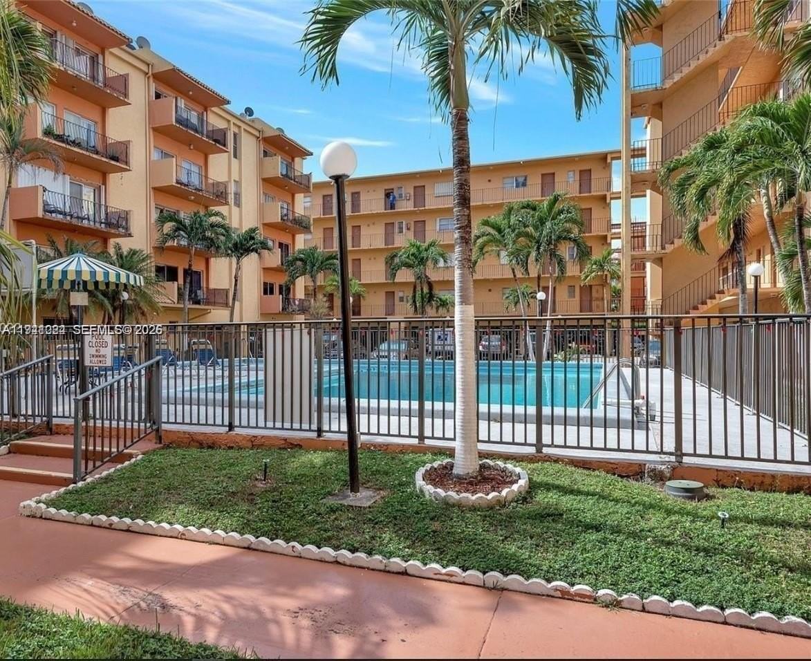 1900 W 54th St #307 - Photo 2 of 7