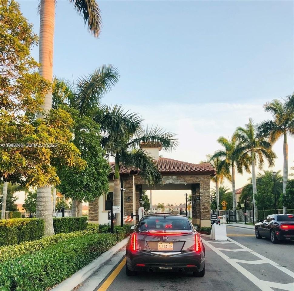 11762 Sw 253rd St #1 - Photo 7 of 23