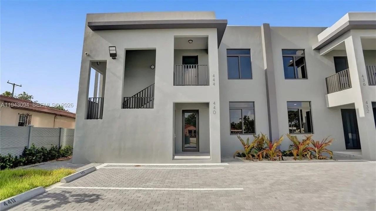 444 E 16th St #444 - Photo 3 of 47