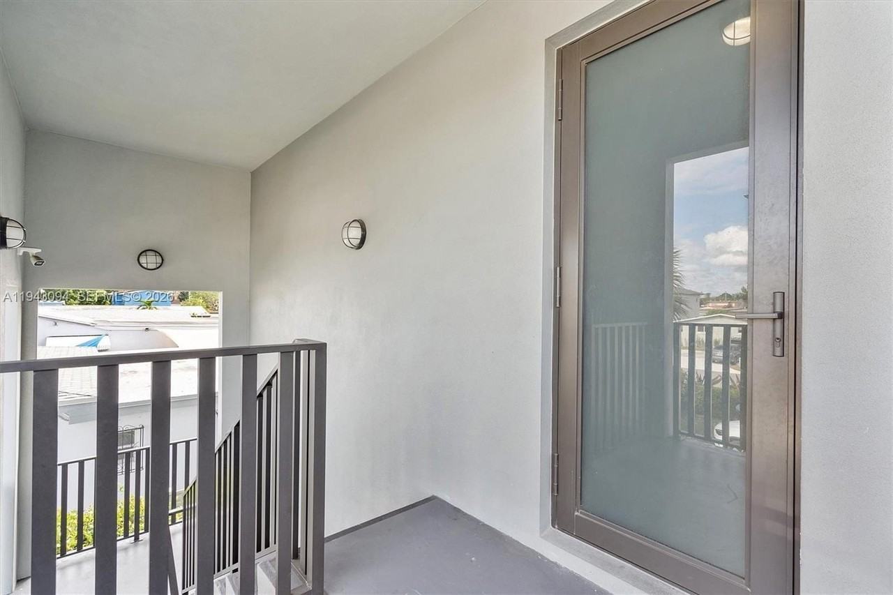 444 E 16th St #444 - Photo 4 of 47