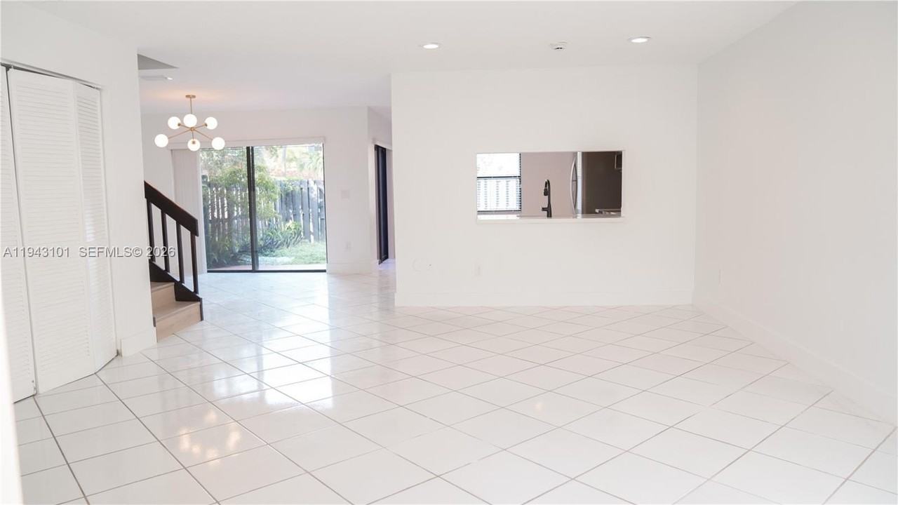 9023 Sw 113th Place Cir W - Photo 5 of 45