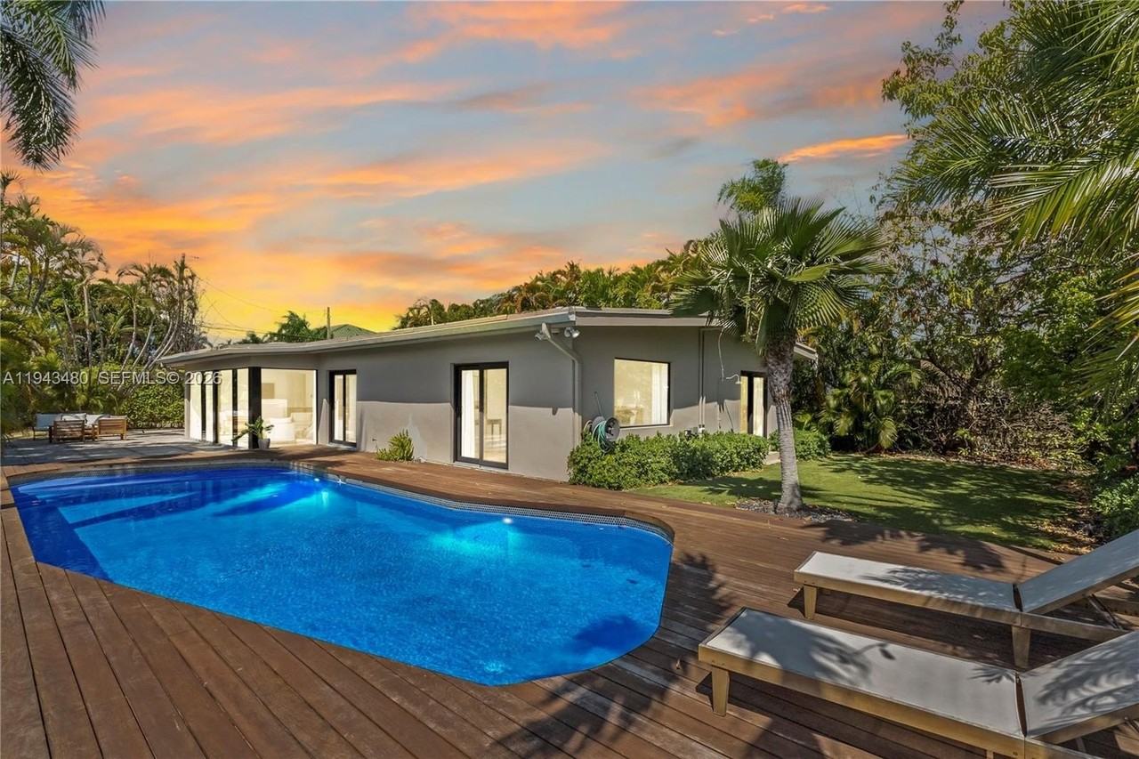 12901 Oleander Rd - Photo 2 of 30