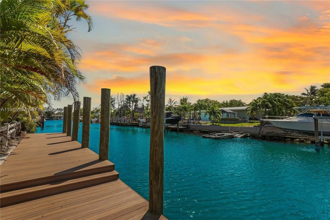 12901 Oleander Rd - Photo 3 of 30