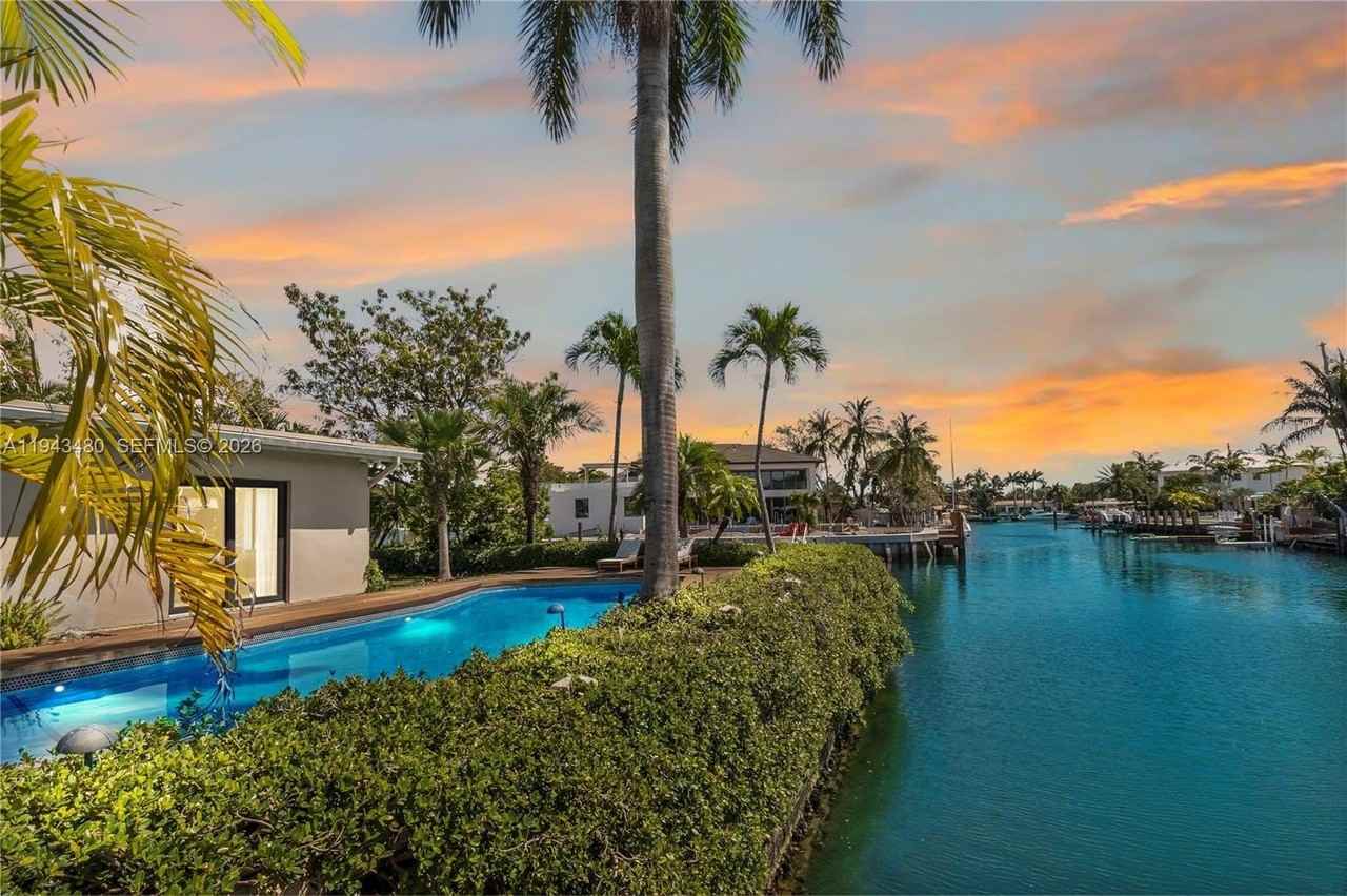 12901 Oleander Rd - Photo 5 of 30