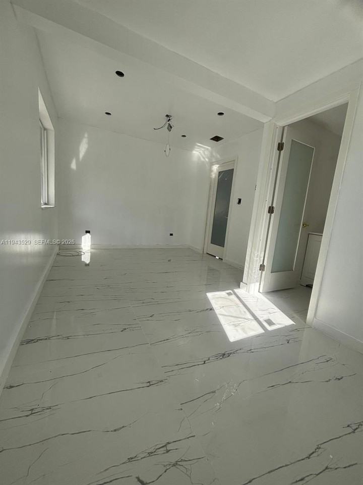 4380 Sw 1st St #1 - Photo 5 of 10