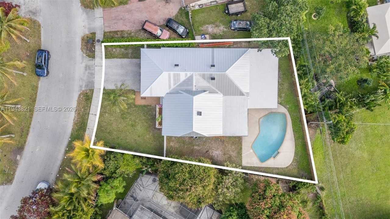 3604 Boulevard Chatelaine - Photo 2 of 24