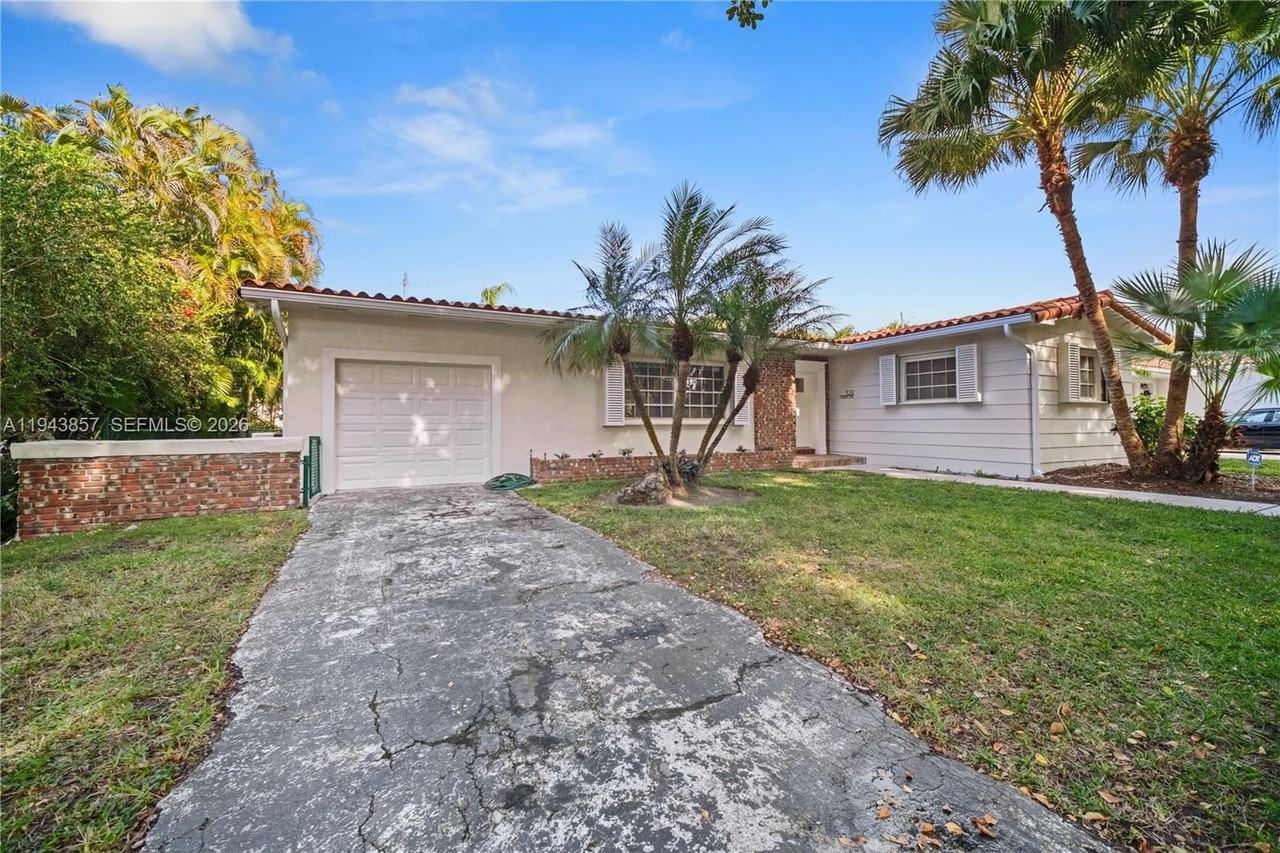 329 Candia Ave - Photo 2 of 23