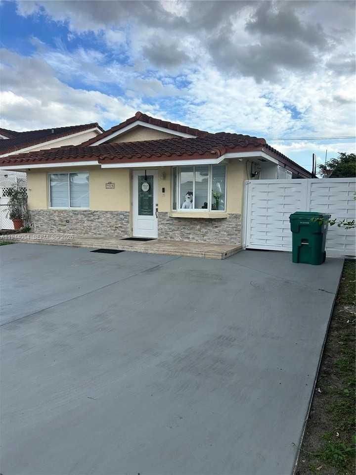 9028 Nw 114th Ter #0 - Photo 2 of 20