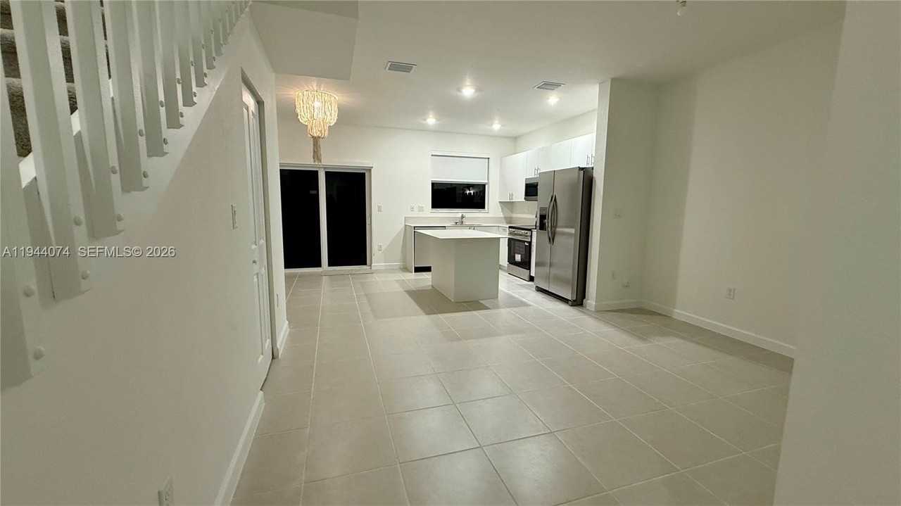 2617 Se 27th Dr #0 - Photo 3 of 34