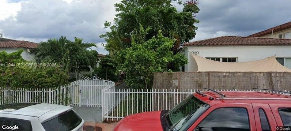 8401 Crespi Blvd #3 - Photo 2 of 2