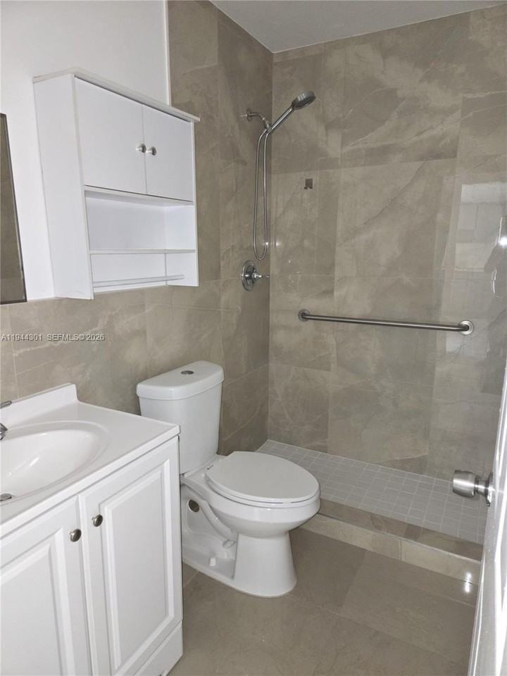 11541 Nw 2nd St #206 - Photo 5 of 10