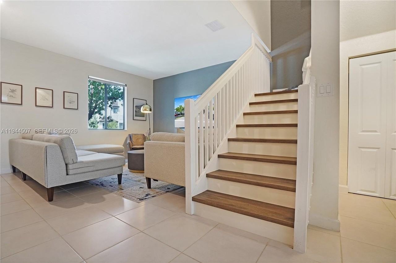 20648 Ne 7th Pl - Photo 7 of 44