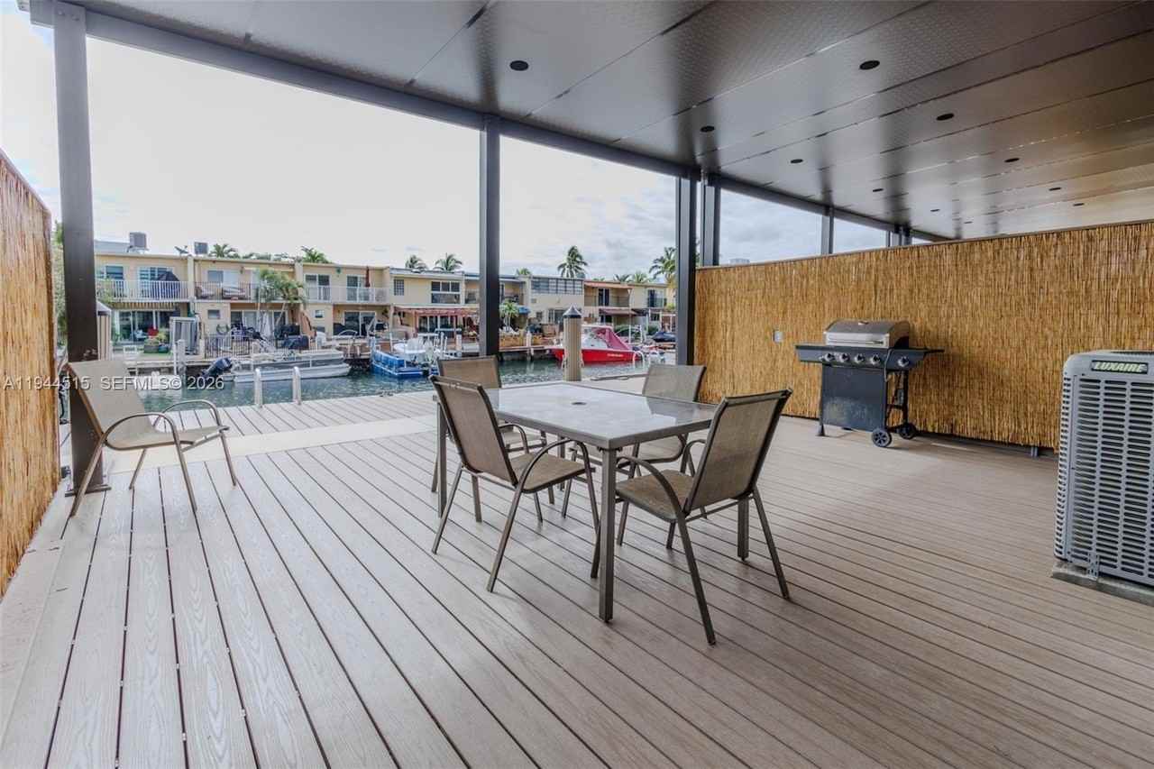 3920 Ne 168th St #4 - Photo 2 of 31