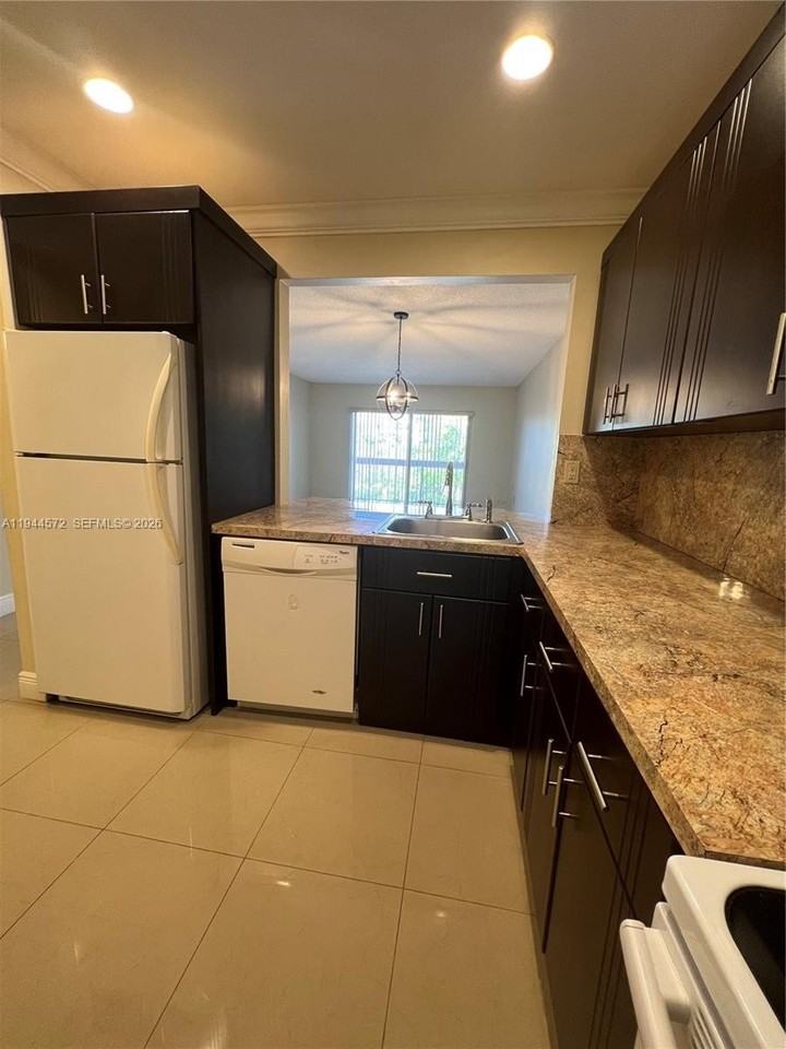 7730 Camino Real #F307 - Photo 6 of 25