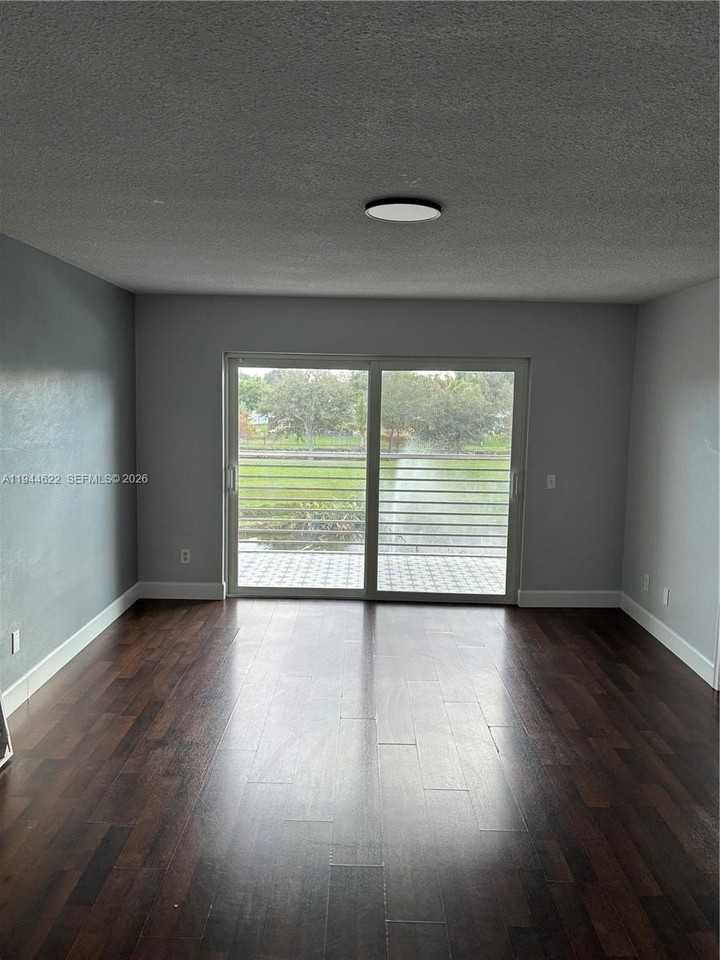 2481 Sw 82nd Ave #203 - Photo 3 of 11