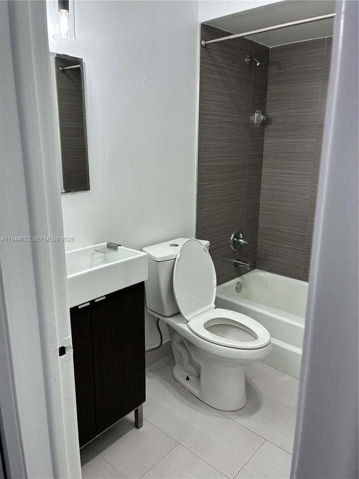 2481 Sw 82nd Ave #203 - Photo 6 of 11