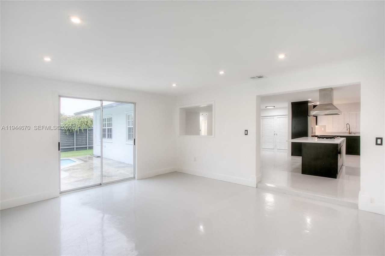 9825 Sw 196th St - Photo 4 of 14