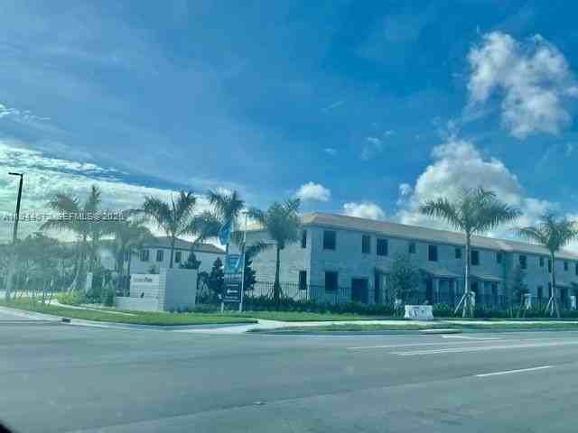 241 Sw 159th Ct #0 - Photo 4 of 24