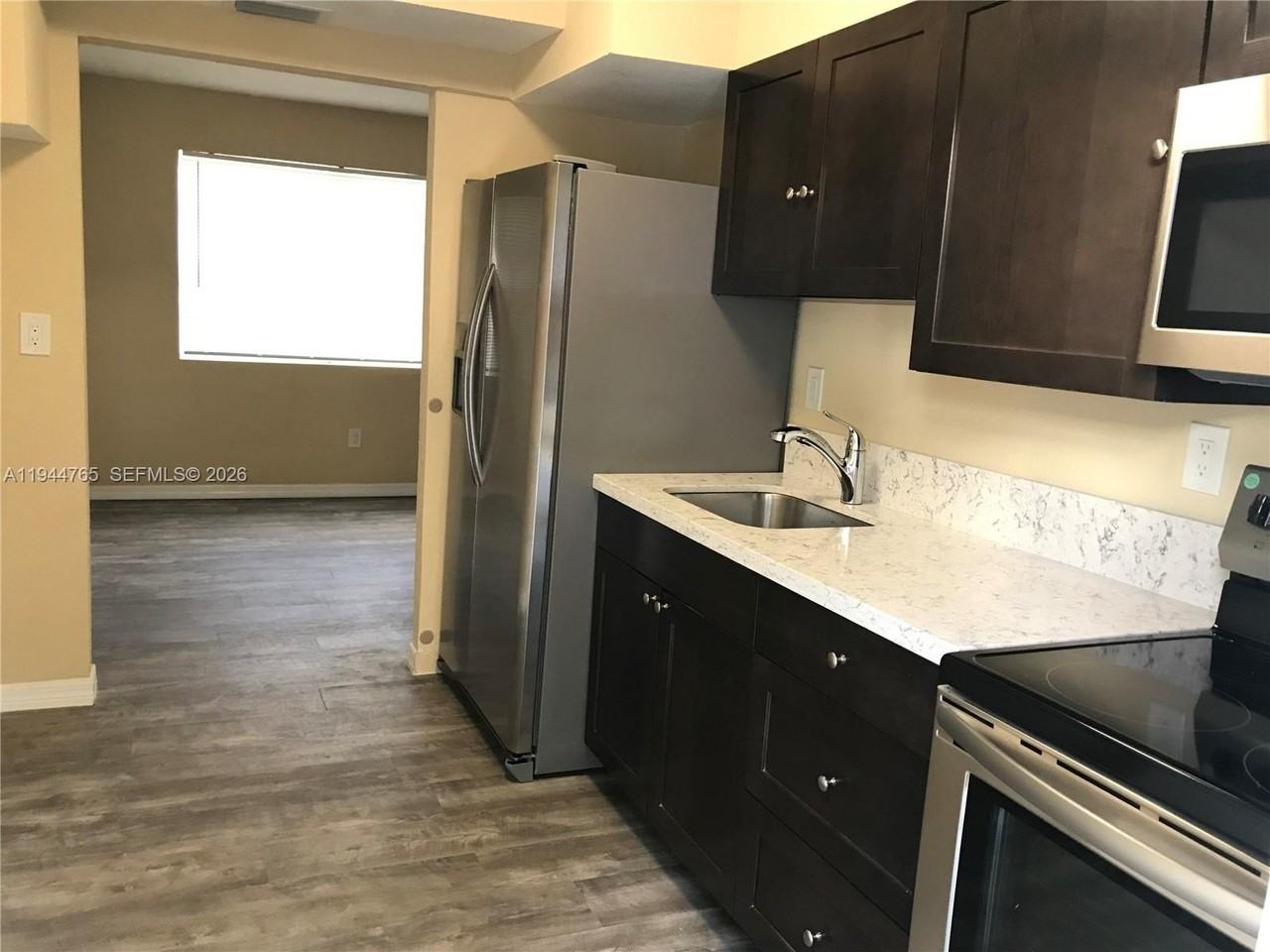 6316 Sw 24th St - Photo 3 of 15