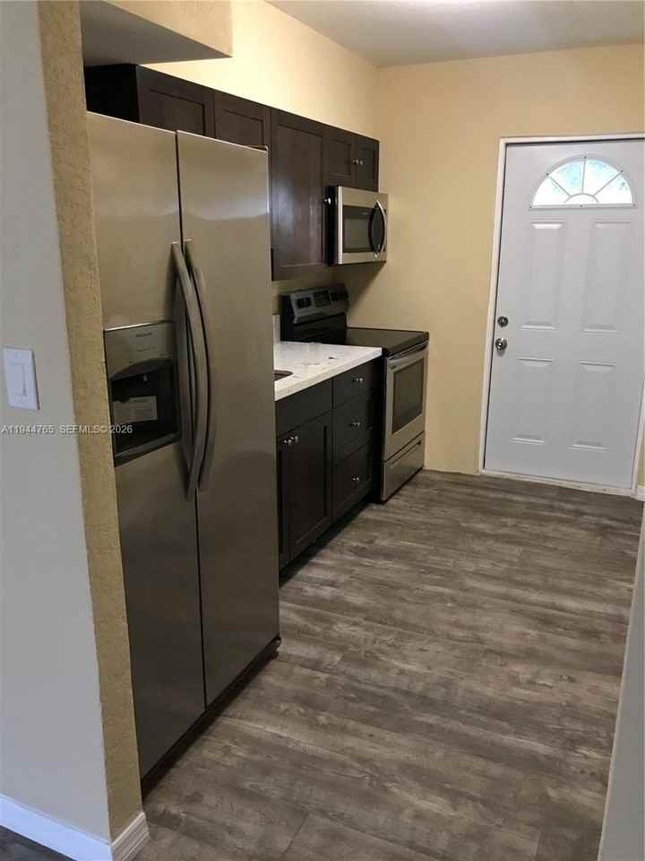 6316 Sw 24th St - Photo 4 of 15