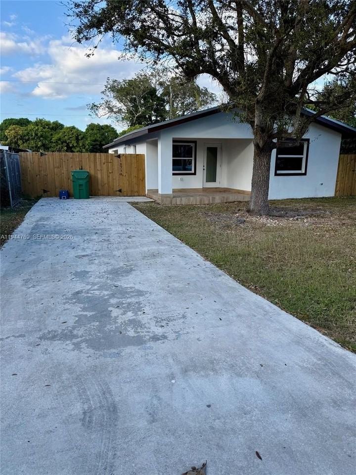 18333 Sw 296th St #18333 - Photo 3 of 25