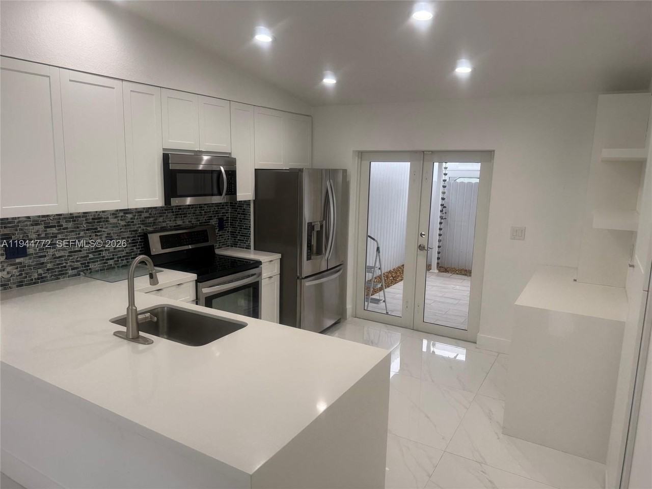 7539 Nw 173rd Ter - Photo 3 of 11