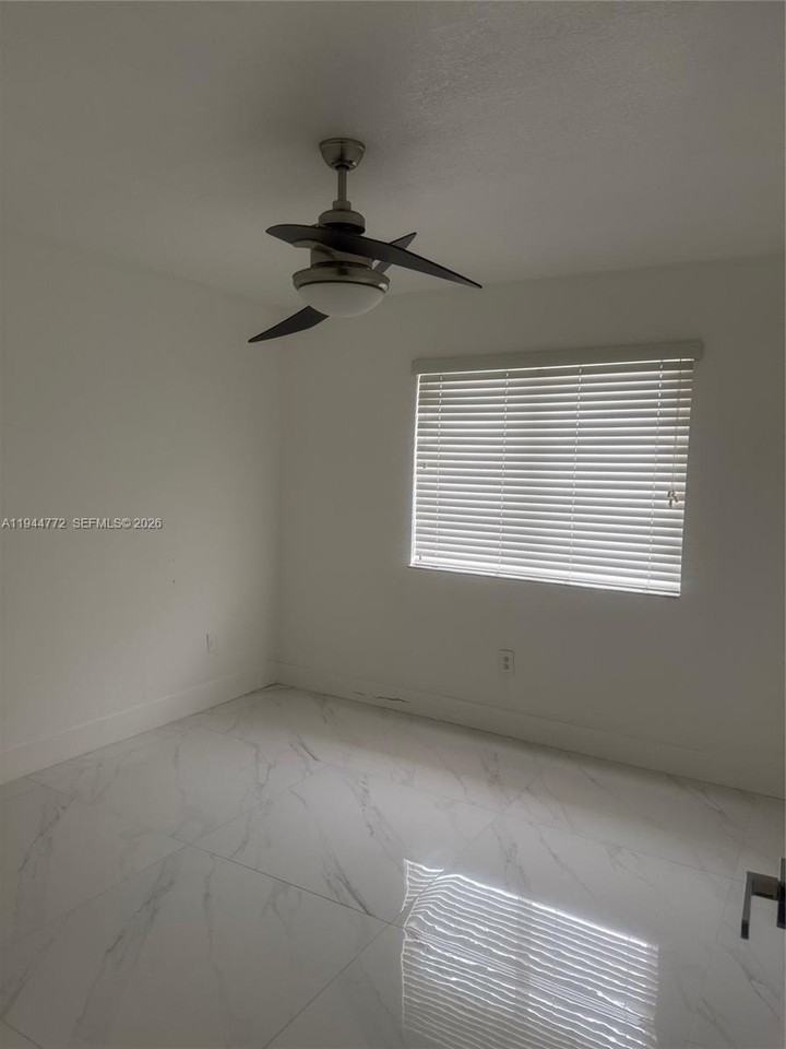 7539 Nw 173rd Ter - Photo 7 of 11