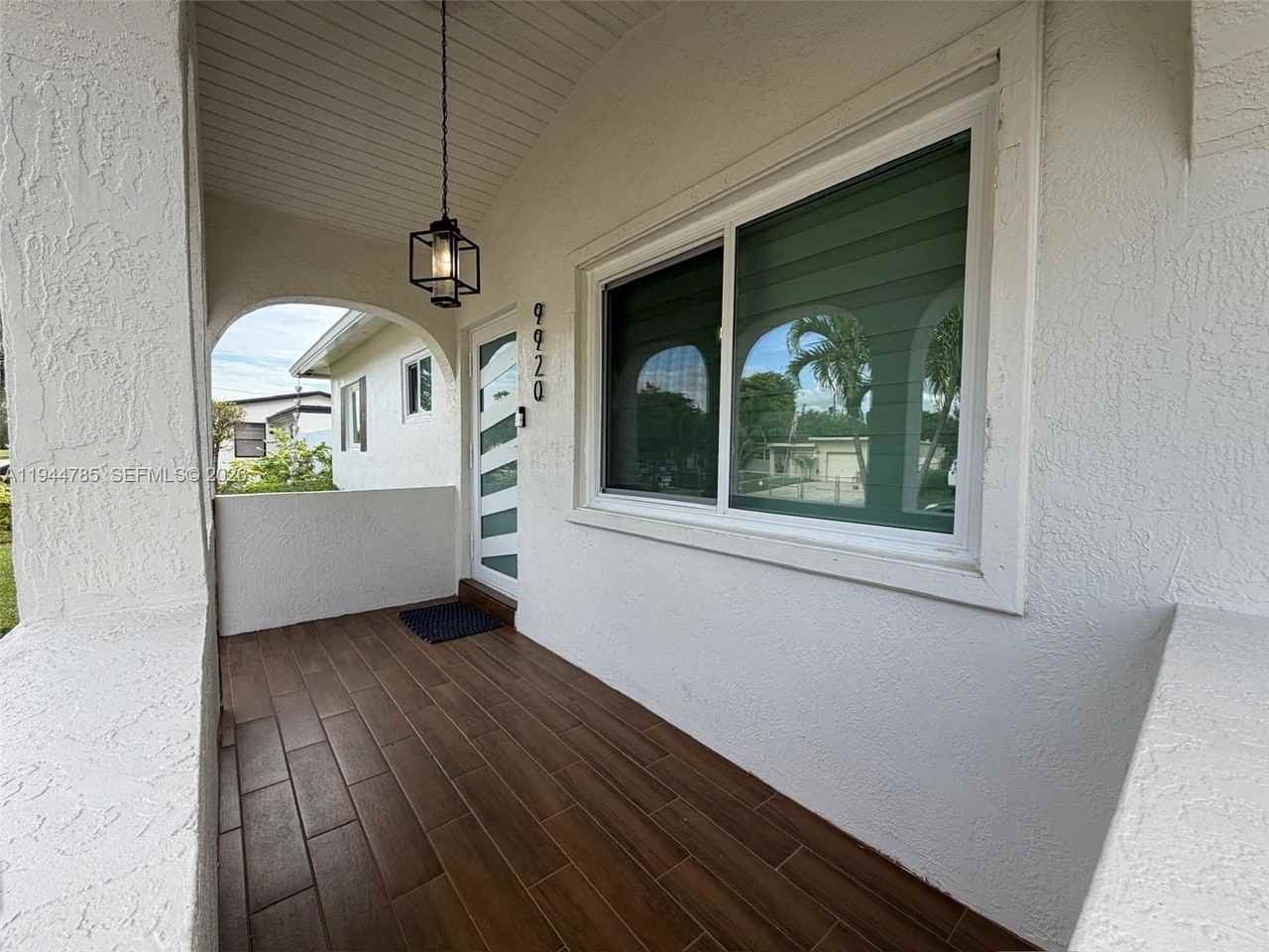 9920 Jamaica Dr - Photo 4 of 50