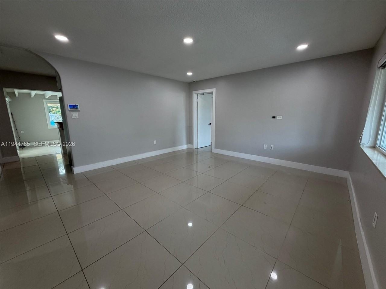 9920 Jamaica Dr - Photo 6 of 50