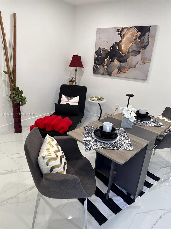 1130 Ne 201st Ter #B - Photo 6 of 9