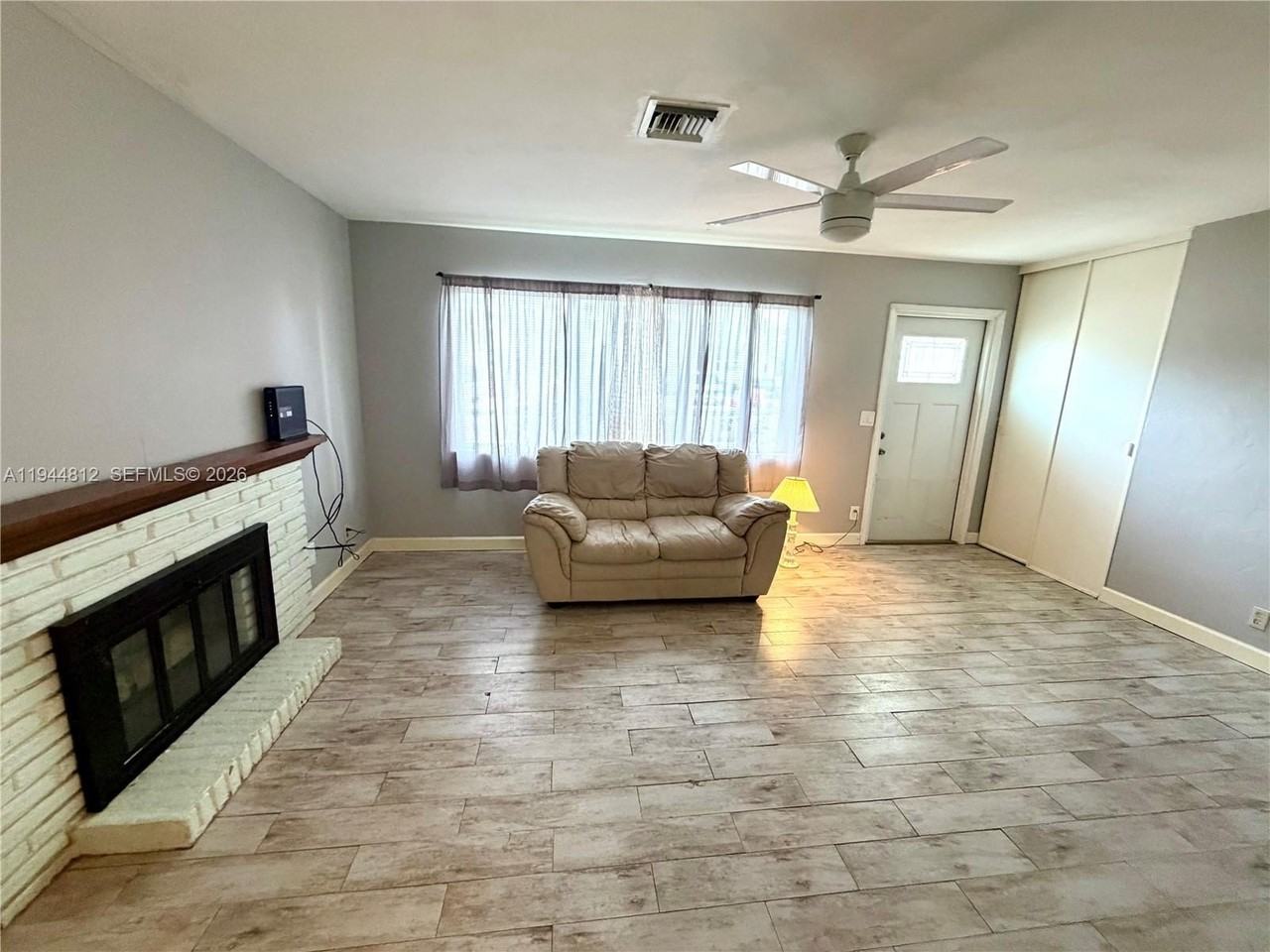 935 Churchill Rd - Photo 2 of 10