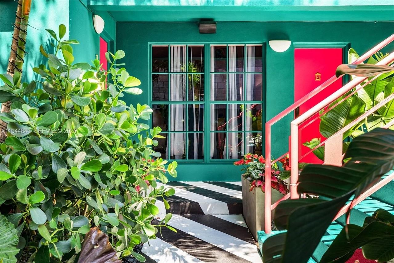 1007 Se 2nd Ct #7 - Photo 7 of 10