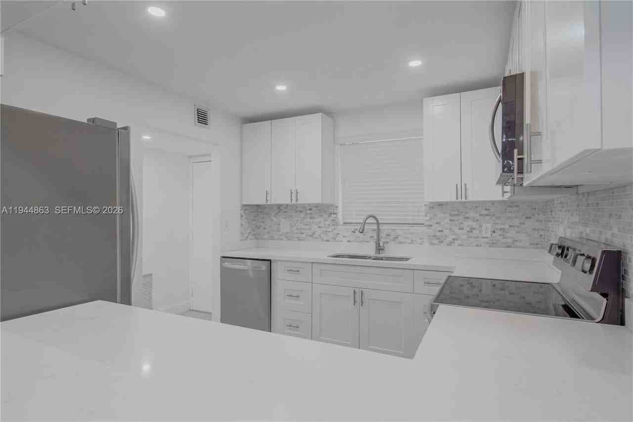 2830 Riverside Dr #201-3 - Photo 4 of 14