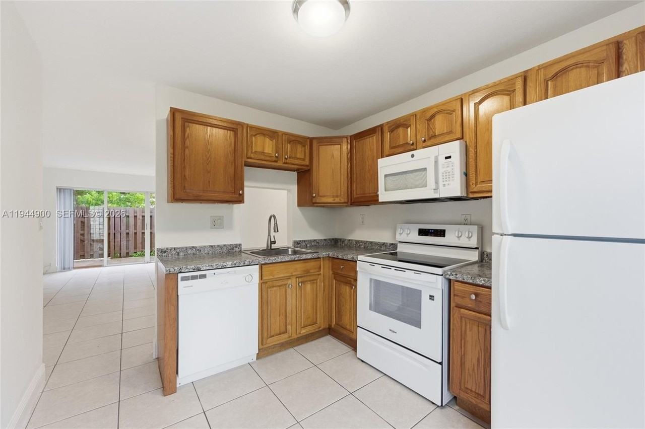 3003 Nw 5th Ter #2 - Photo 7 of 28