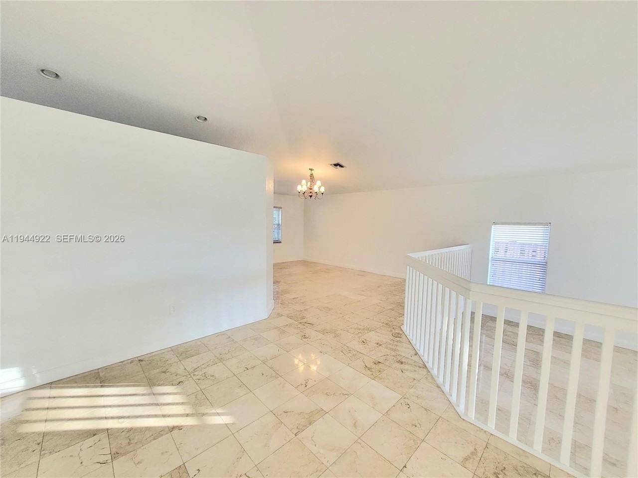 11373 Nw 65th St - Photo 5 of 36