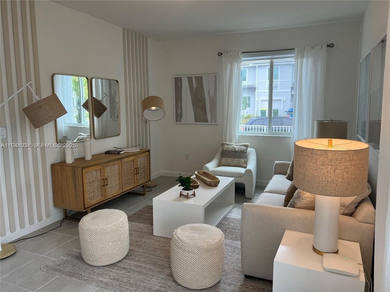 655 Se 13th Street Cir - Photo 3 of 38